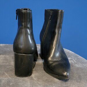 Mid-ankle Black Boots